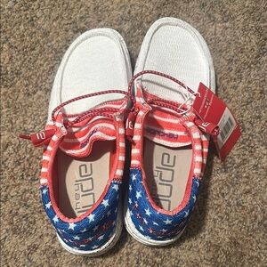 Hey Dude women’s Wendy Sox Americana patriotic US size 8